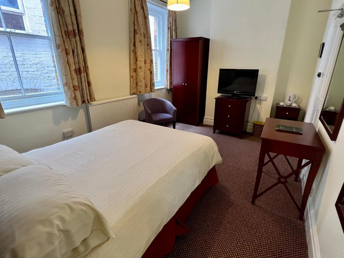 Calverts Hotel - Newport, Isle Of Wight Eksteriør bilde