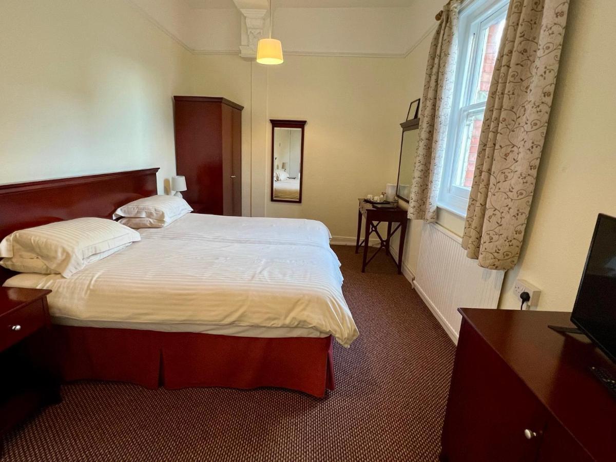 Calverts Hotel - Newport, Isle Of Wight Eksteriør bilde